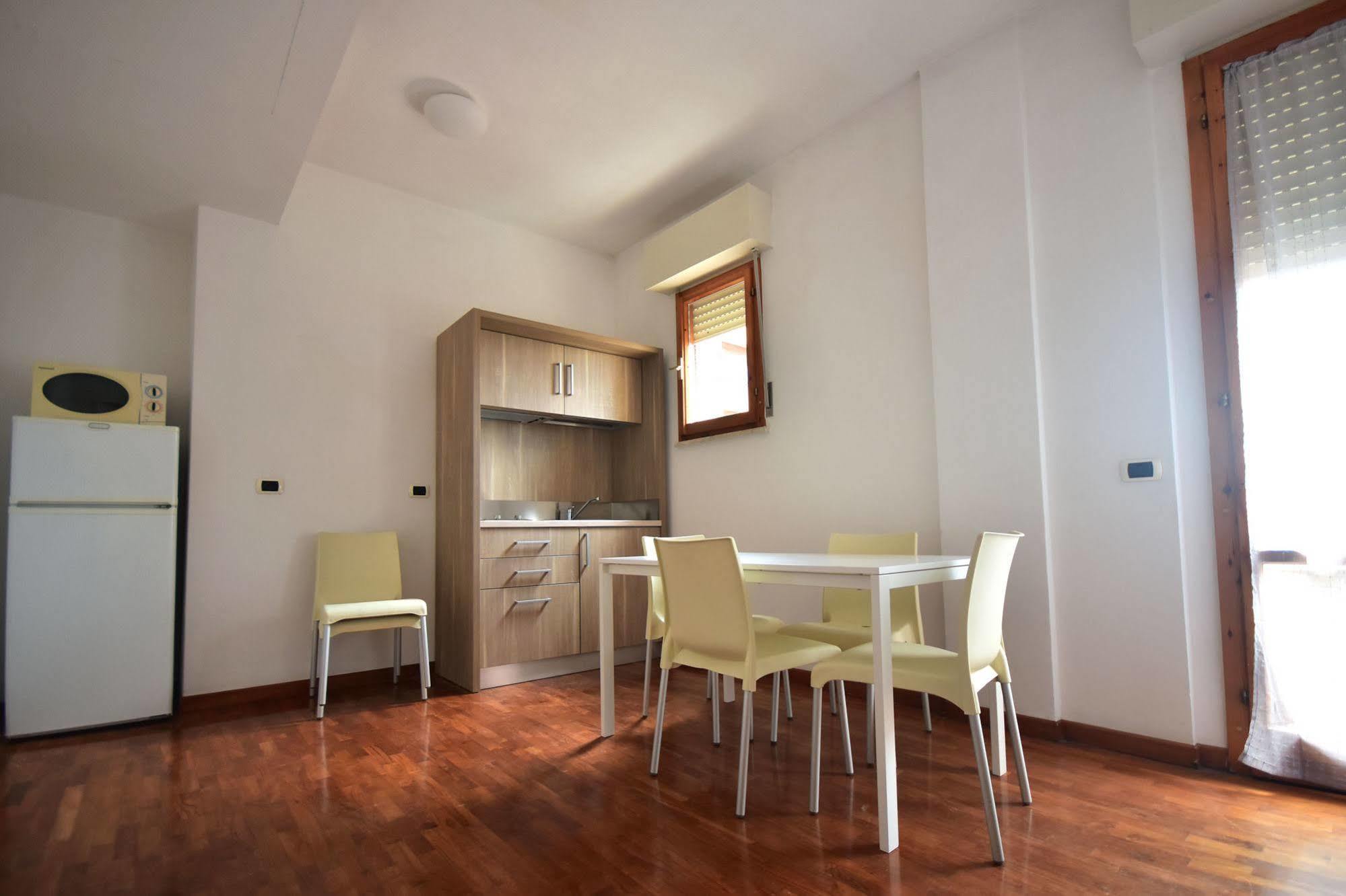 Residence Avana Senigallia Exteriör bild
